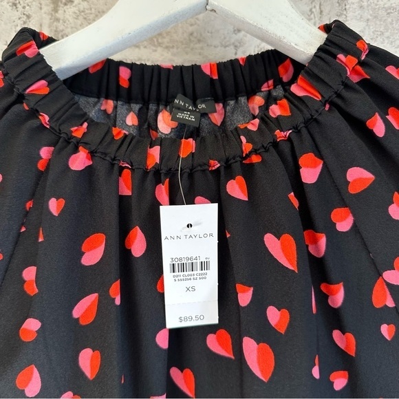 Ann Taylor heart novelty print blouse women’s size XS NWT black red and pink - Picture 6 of 6